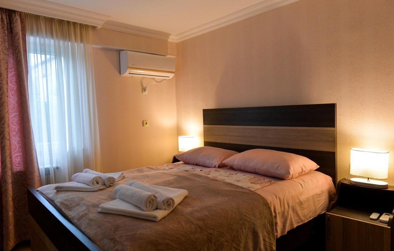Cozy House Hotell Kutaisi Exteriör bild