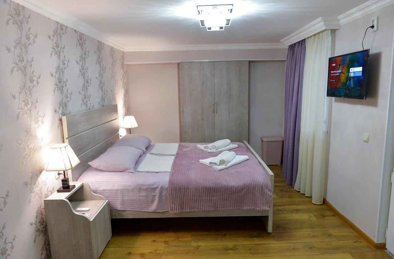 Cozy House Hotell Kutaisi Exteriör bild