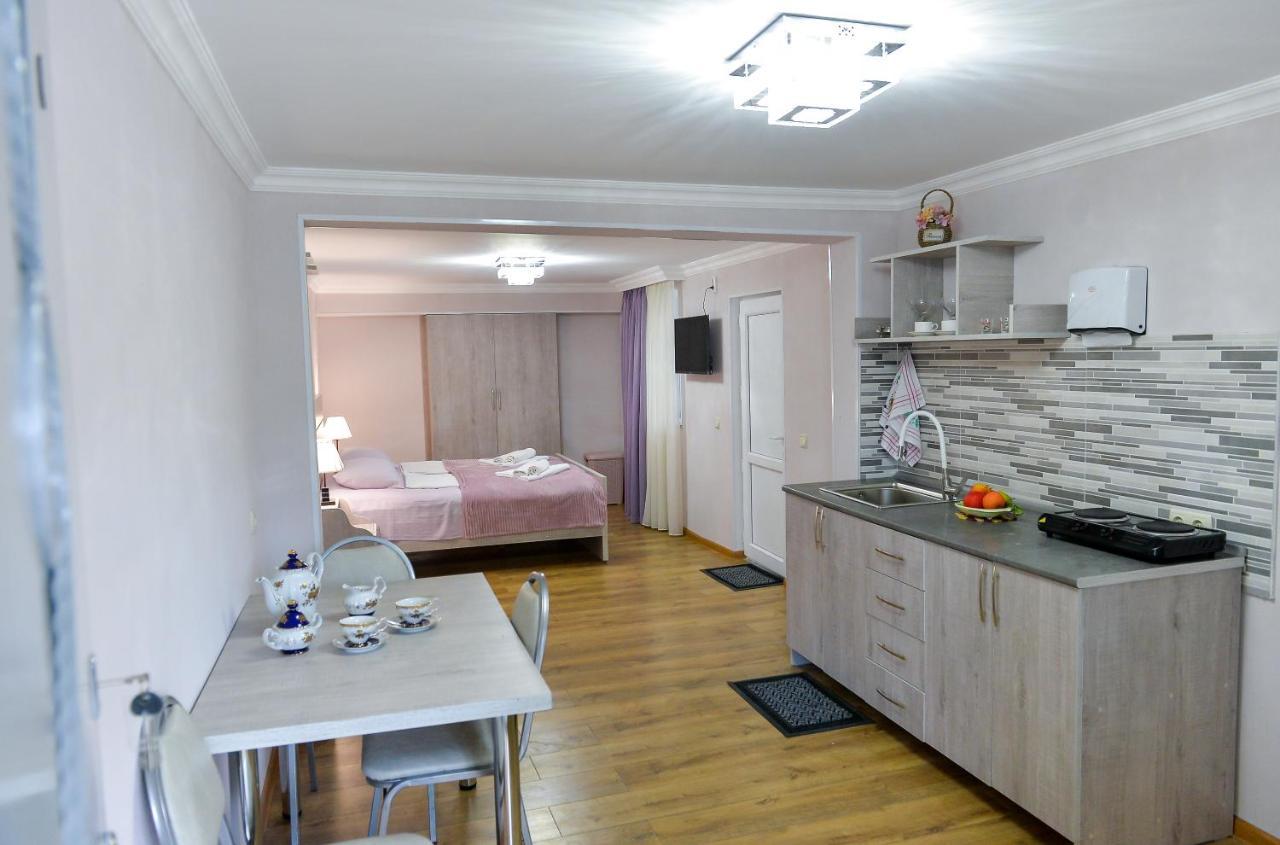 Cozy House Hotell Kutaisi Exteriör bild